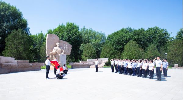 华体会网页版组织开展“践行八项规定 永葆清廉本色”主题党日活动